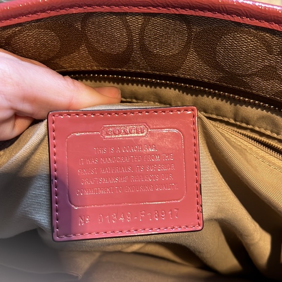Coach shoulder purse - Picture 9 of 14